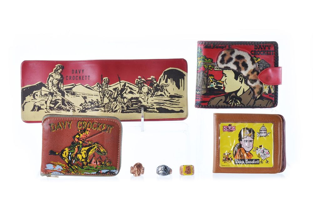 Lot 349: Davy Crockett ca. 1950s Set of 4 Wallets and 3 Cracker Jack/Premium Cereal Box Rings
