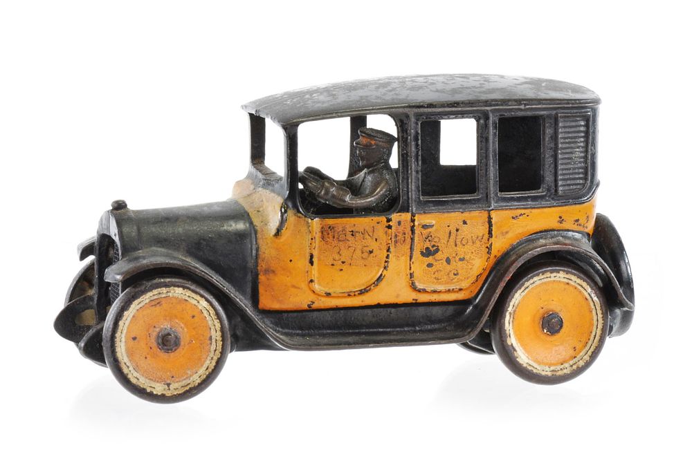 Lot 371: Arcade Cast Iron Taxi 375 Main