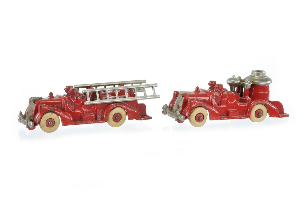 Lot 375: Hubley Diamond T Fire Truck Set of 2 Cast Iron