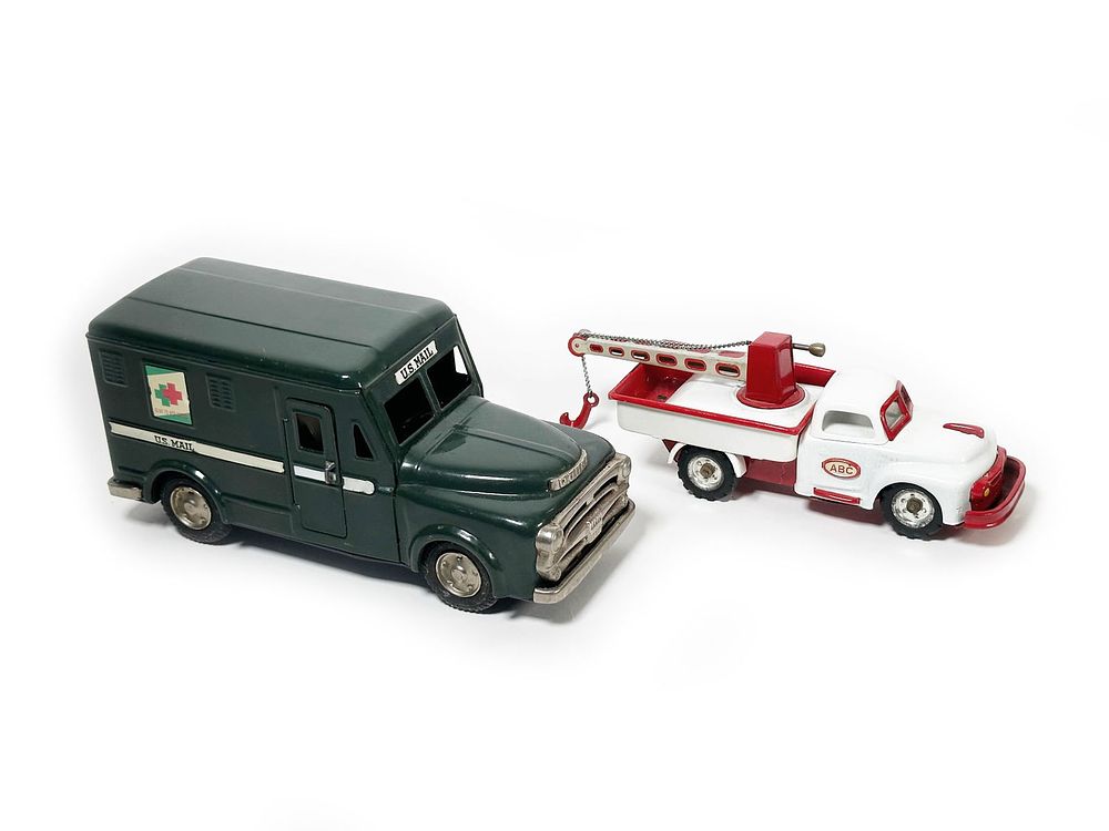 Lot 418: U.S. Mail Truck and Tow Truck in Tin by SSS Japan