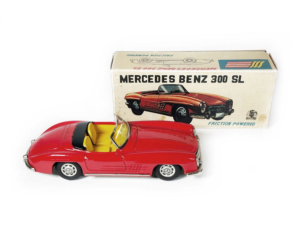 Lot 423: Mercedes Benz 300 SL Convertible with Box by SSS, Japan