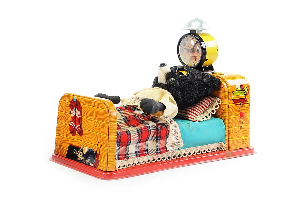 Lot 432: Linemar Batt. Op. "Sleeping Baby Bear" Japanese Toy