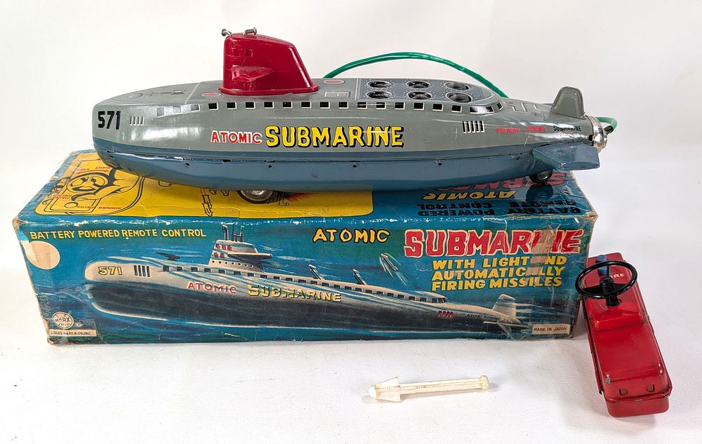Lot 438B: 1950's Marx Atomic Atomic Submarine 571 Battery-op Works in Original Box