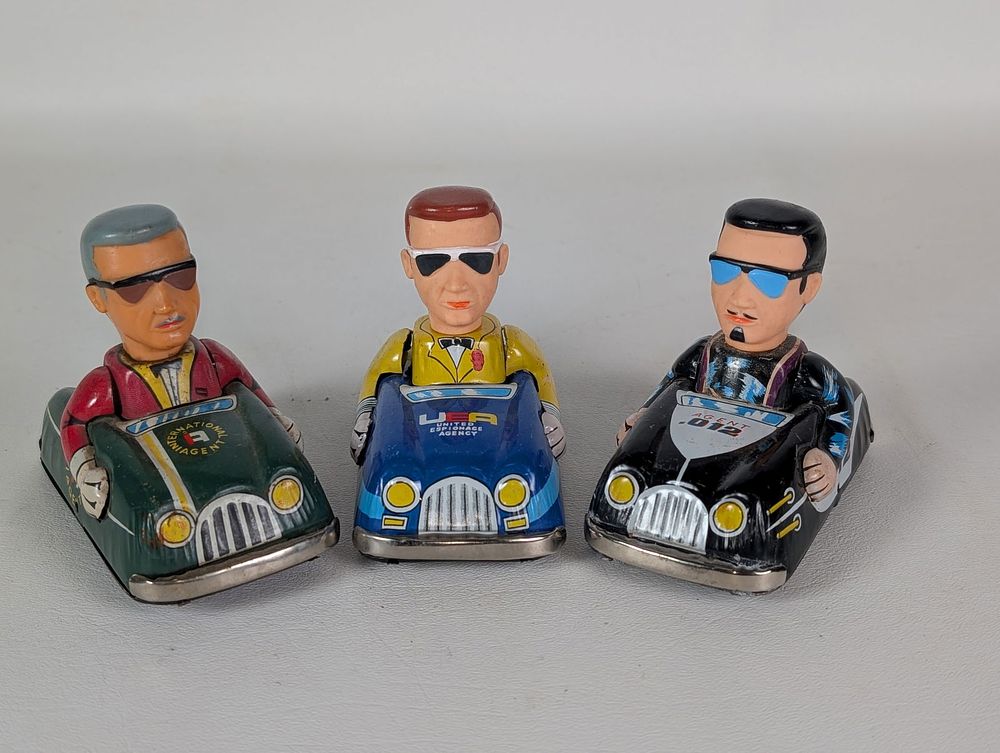 Lot 438D: Marx Set of 3 Tin Litho Secret Agent Cars USA International & Agent 012