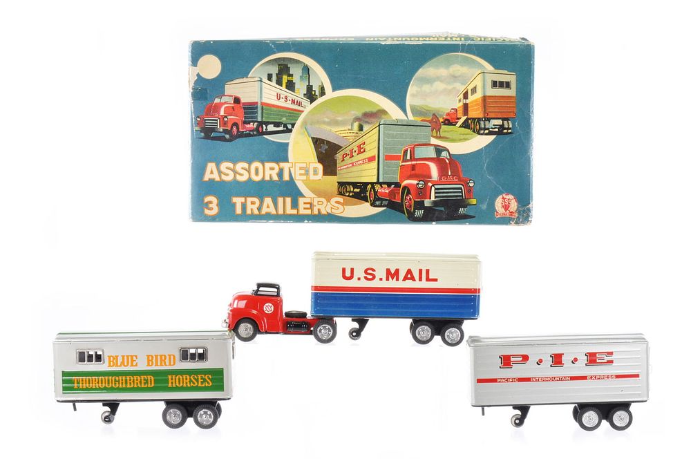 Lot 455: Tractor Trailer Tin Trailer Set of 3 Boxed by SSS, Japan