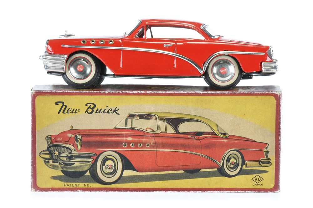 Lot 459: Buick Roadmaster Tin Car by Yoshiya (KO) of Japan Boxed