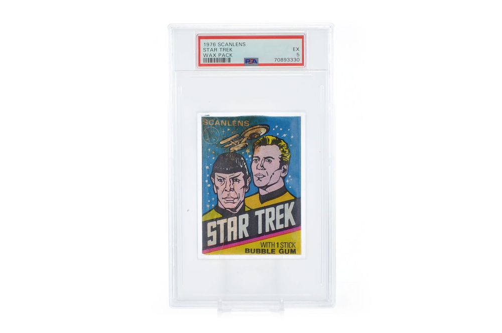 Lot 490: 1976 Scanlens Star Trek TOS Sealed Wax Pack PSA Graded 5 Ex