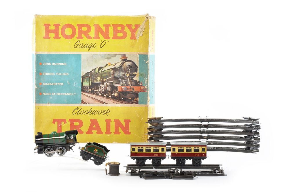Lot 499: Hornby 'O' Gauge Clockwork #21 Passenger Set Boxed