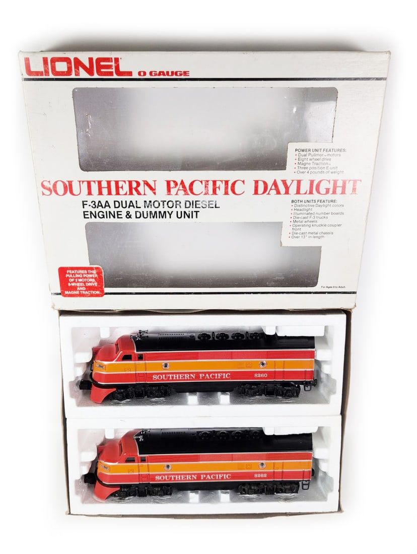 Lot 509: Lionel 6-8260 6-8262 O Gauge Southern Pacific F3 AA Diesel Locomotive/Dummy Set