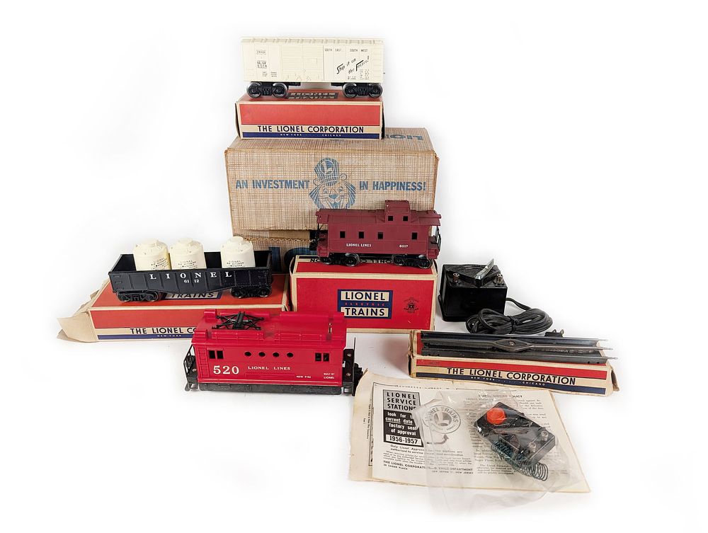 Lot 518: Lionel No. 1542 Electric Freight Set in original Set Box