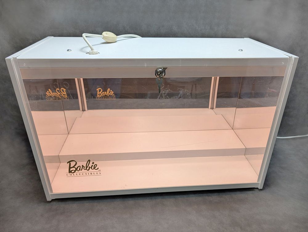 Lot 154: Amazing Barbie Light-up Display Case