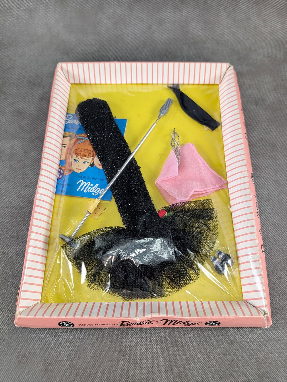 Lot 156: Barbie Outfit Solo in the Spotlight #982 NRFB