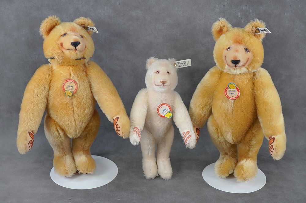 Lot 172: 1930's Replica Steiff Teddy Bear Collection
