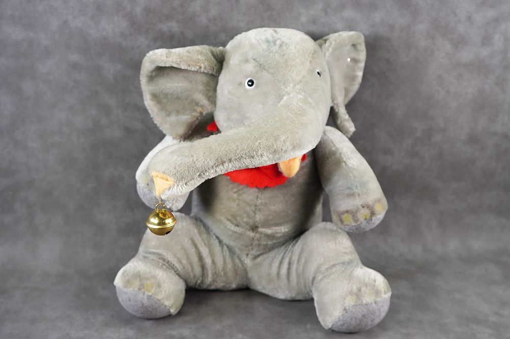 Lot 180: Steiff Elephant with Bell
