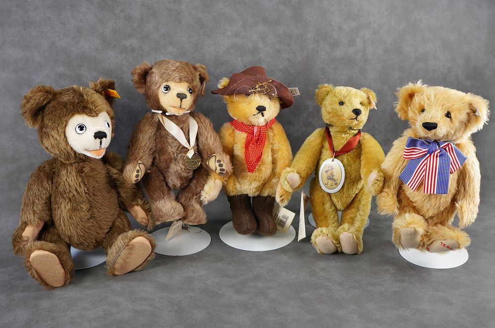 Lot 182: Steiff Teddy Bears TR Teddy Roosevelt Collection