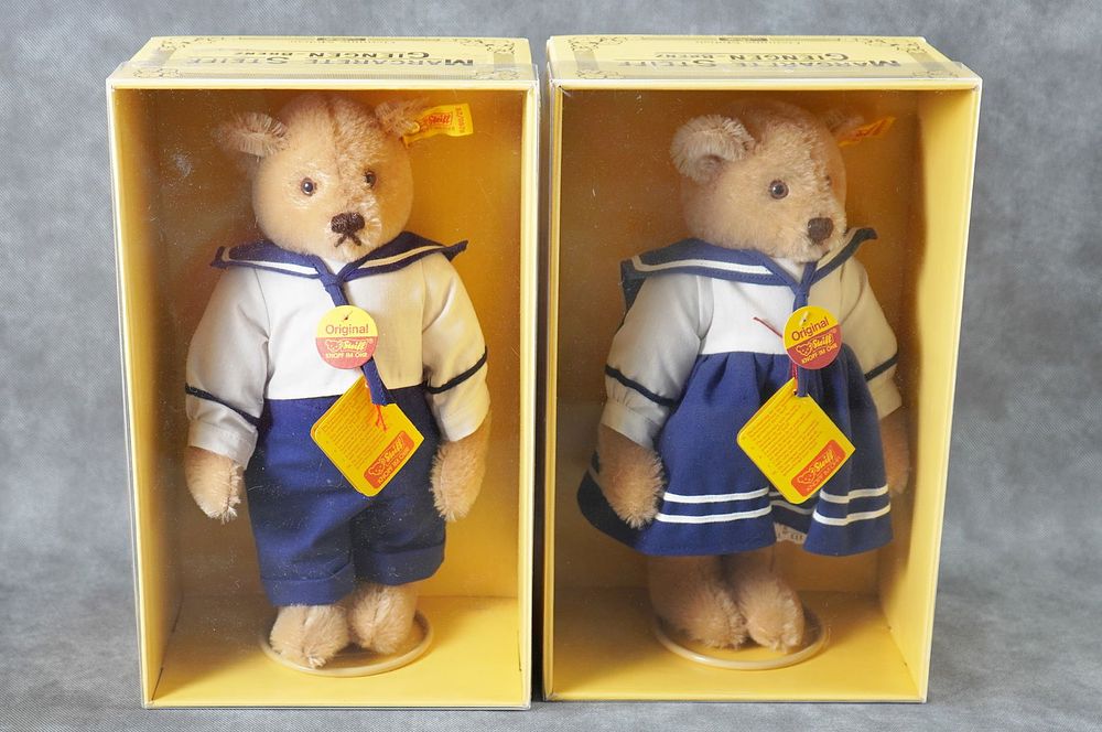 Lot 200: Steiff Boy and Girl Sailor Teddy Bear Set