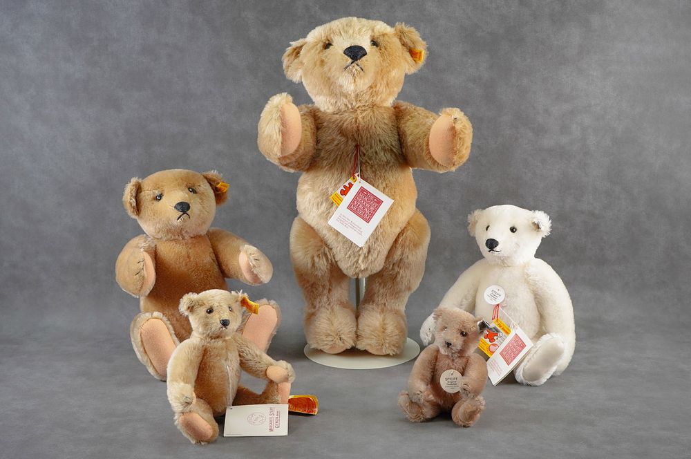 Lot 204: Steiff Margaret Strong Museum Teddy Bears