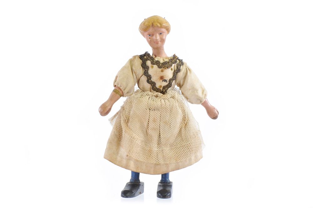 Lot 224: Schoenhut Farmer's Wife Jointed Figure