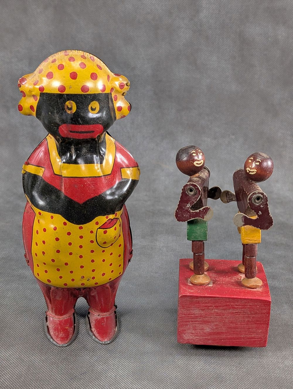 Lot 291: Lindstrom Toys Tin Litho Mammy Wind-up works and Push-up Boxers