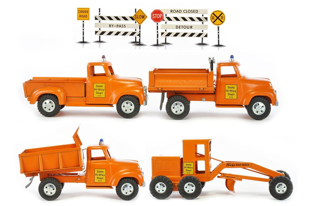 Lot 170: Tonka 1956 State Hi-Way Set No. 975-6
