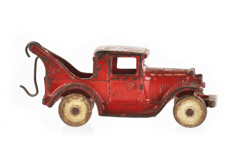 Lot 192: Arcade Toys Austin Cast Iron Tow Truck