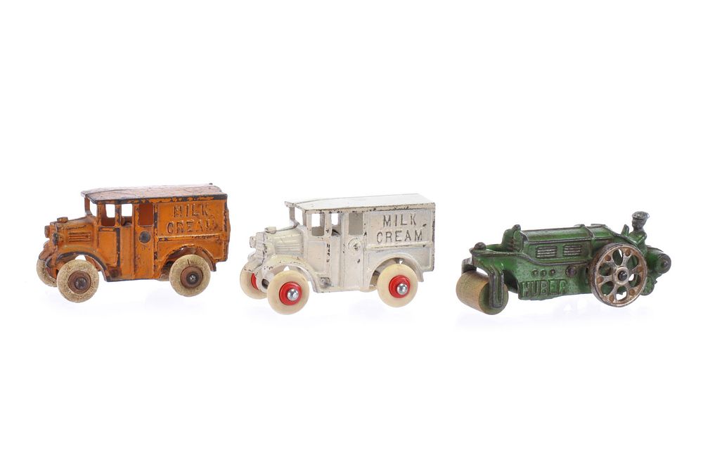 Lot 220: Hubley Set of Cast Iron Trucks and Roller