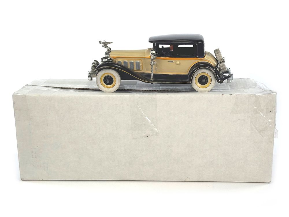 Lot 256: Top-Up Packard Coupe Cast Iron Two-Tone Cast Iron
