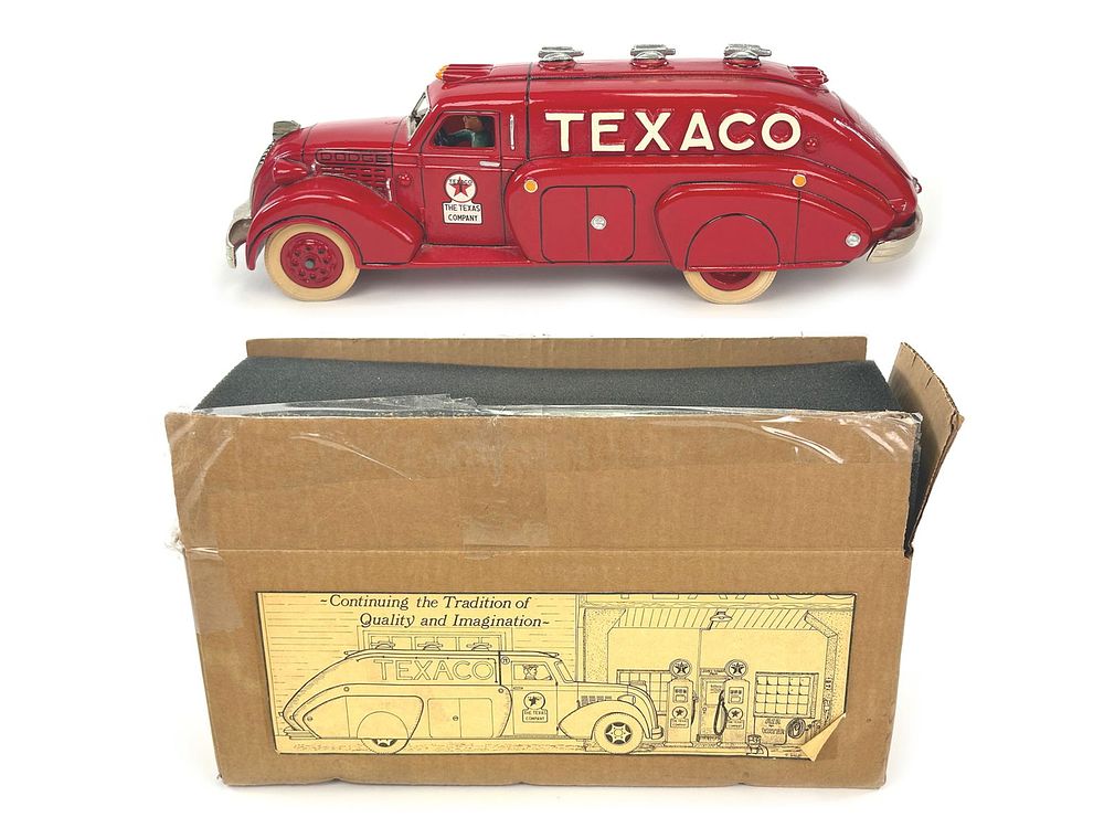 Lot 257: Texaco Gas Tanker Cast Iron by Sehloff Products