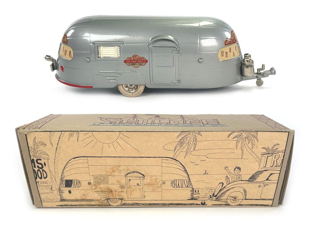 Lot 260: The Clipper Silver Streak Trailer Cast Iron by Sehloff Toys