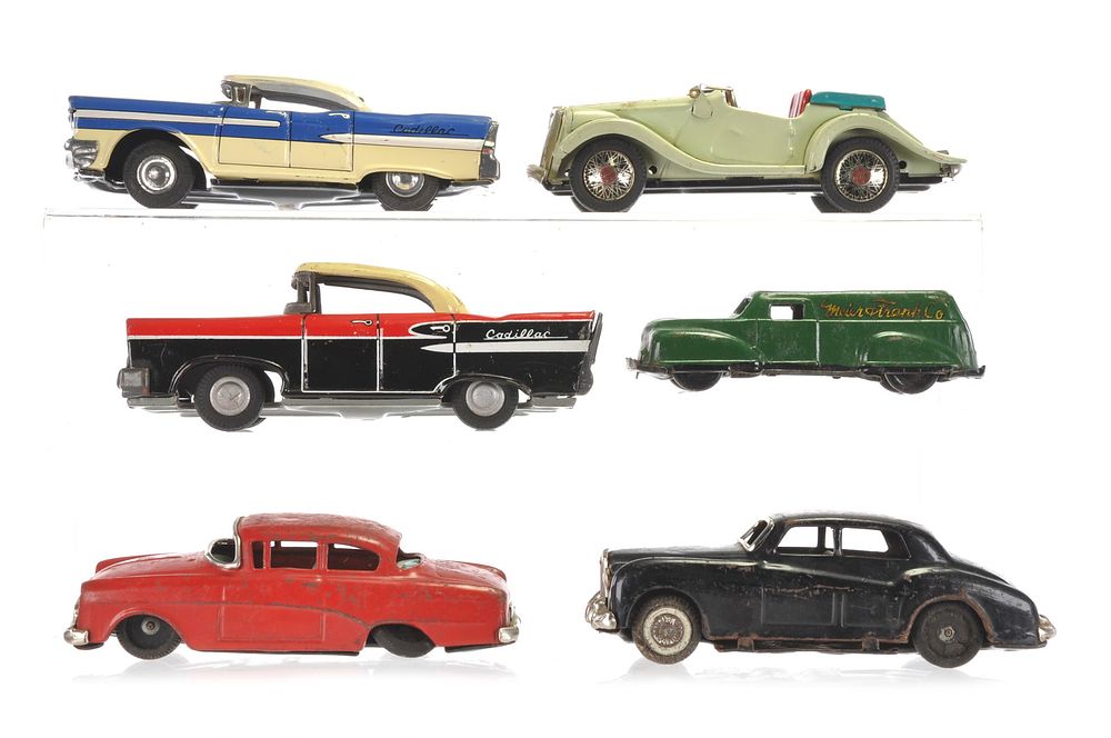 Lot 354: Assorted Japanese Tin Car Toys