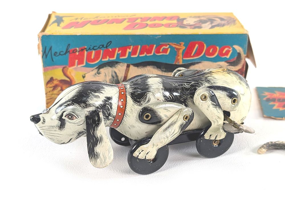 Lot 399: Japanese TN Windup Tin Litho Mechanical Hunting Dog Boxed Works