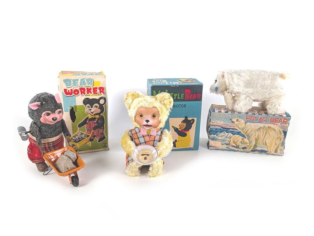 Lot 401: 3 Japanese TN TTT Seal Tin Litho Windup Mechanical Bears MIB Works