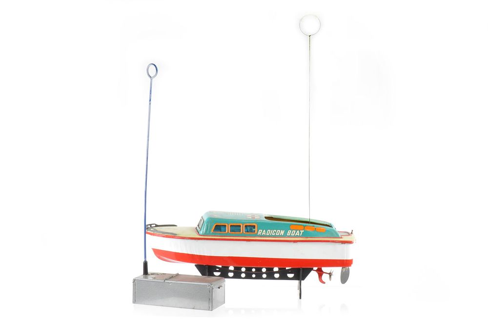 Lot 433: Large Rarely Seen Radicon R/C Tin Boat, Modern Toys, Japan