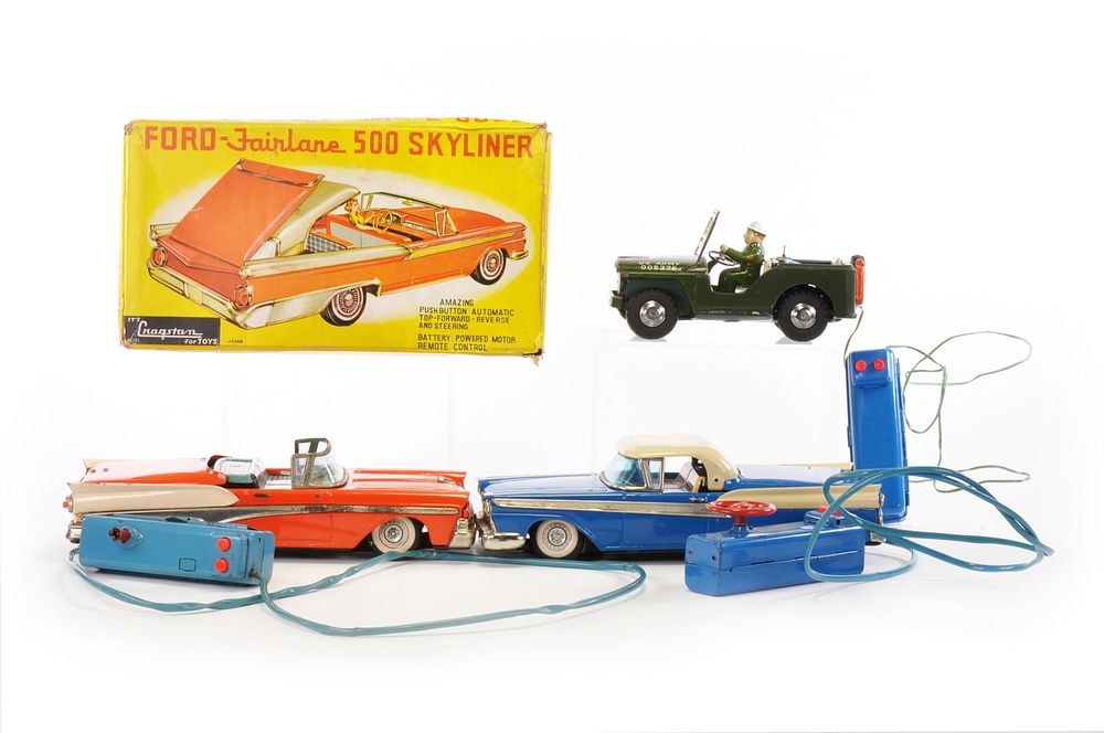 Lot 505: Cragstan RC Ford Fairlane 500 Skyliner Pair of Japanese Tin Cars with Jeep