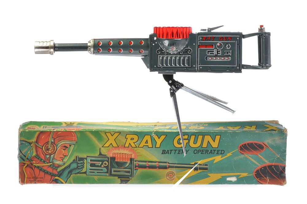 Lot 539: Space X-Ray Gun Battery Op Tin from TN or Nomura