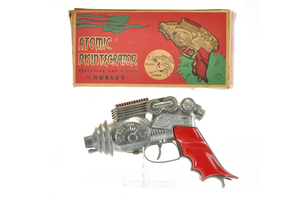 Lot 572: Immaculate Hubley Atomic Disintegrator Cap Pistol
