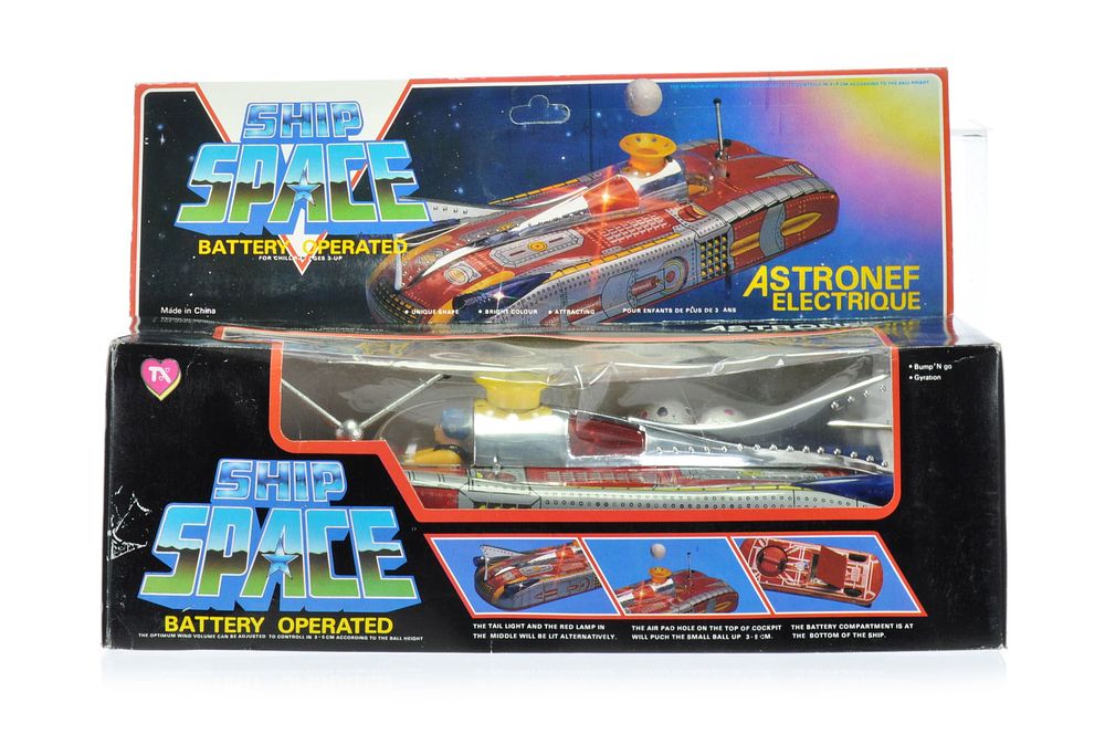 Lot 584: Space Ship Tin Ship Battery Operated