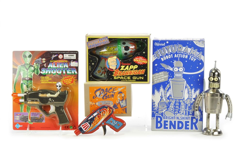 Lot 589: Futurama Bender & Zapp Brannigan Alien and Space Pop Lot of 4