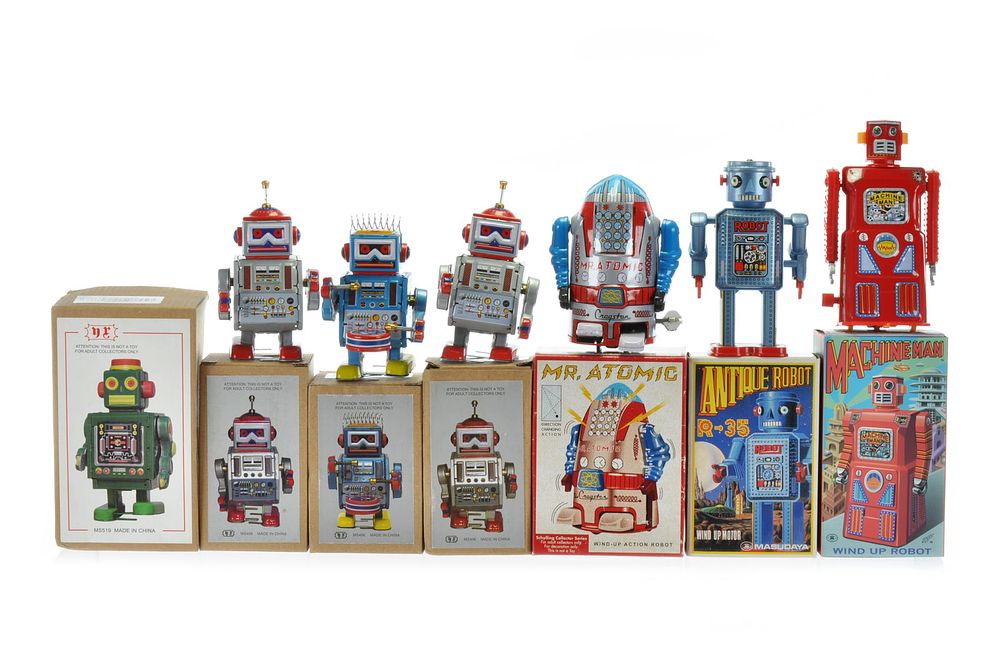 Lot 592: Set of 7 Mini Toy Robot Lot of Tin Windups