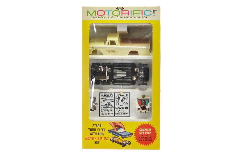 Lot 604: Ideal Motorific Slot Car Quick Change Motor Car