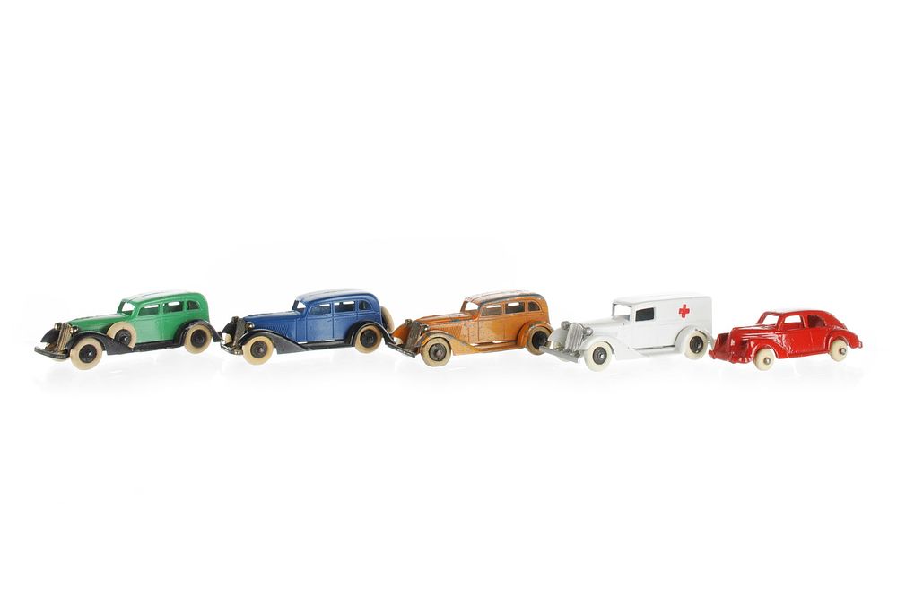 Lot 609: Tootsietoy Graham Sedan, Ambulance, and Hubley Lot of 5