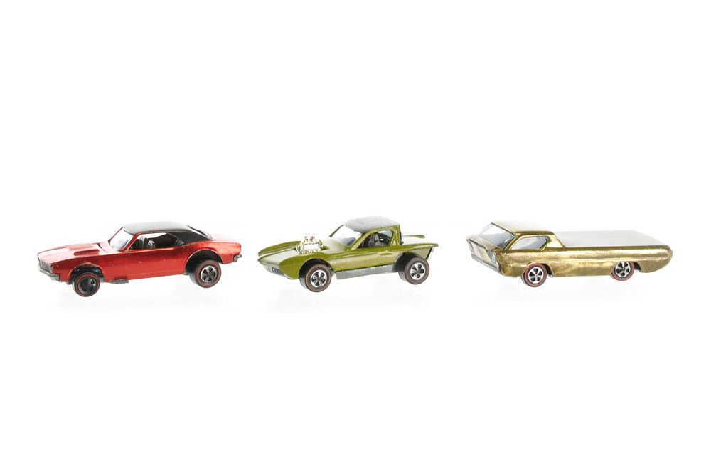 Lot 620: Custom Camaro, Deora, and Python Hotwheels Redline Lot