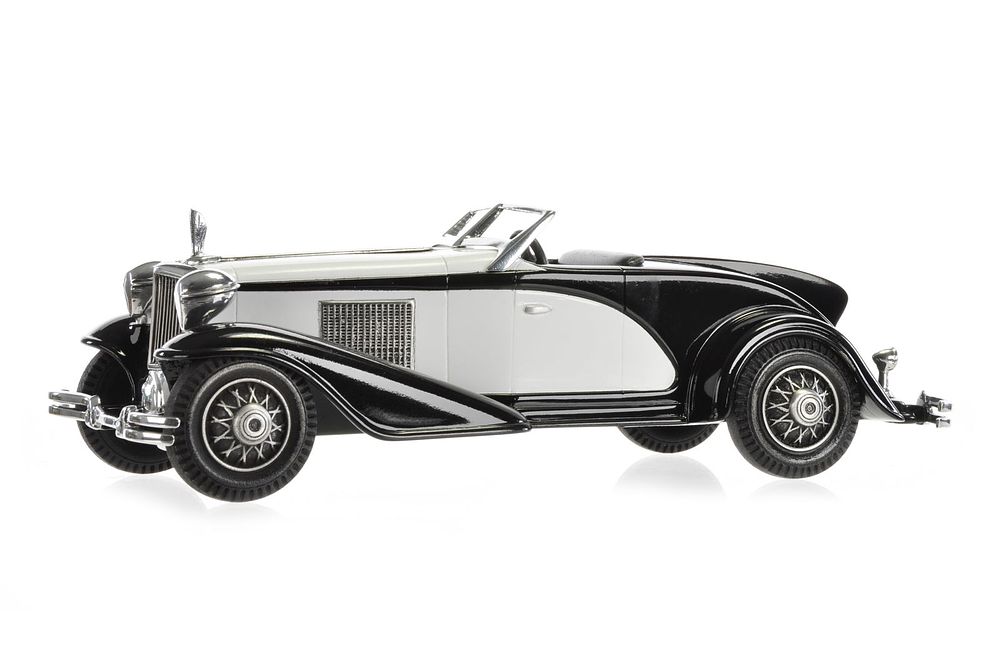 Lot 262B: L-29 Cord by Brooks Stevens - Cast Car Sculpture 4/50 by Marc Tyree