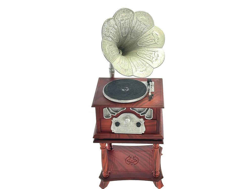 Lot 663: 1/6 Phonograph WWII Diorama Furniture