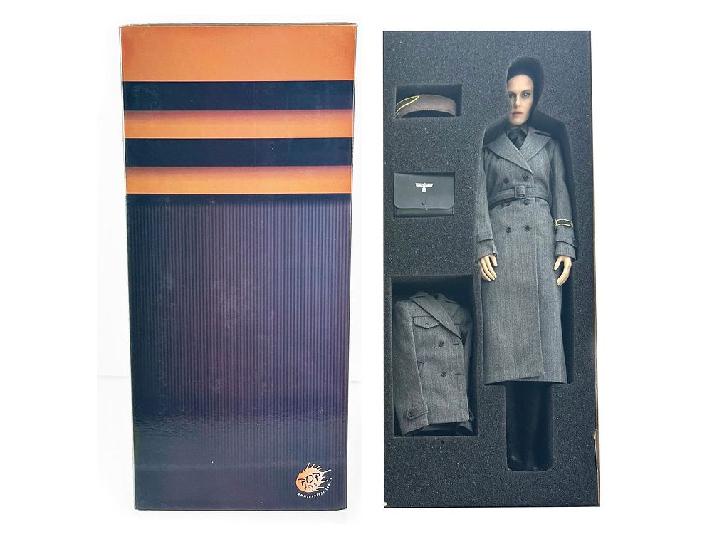 Lot 667: 1/6 Pop Toys Female German Civil Servant