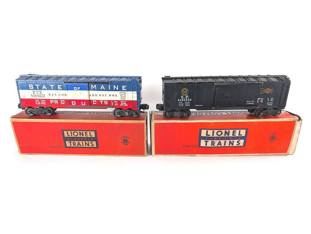 Lot 748: Lionel Trains SP Southern Pacific 6464-225 and Maine 6464-275 Box Cars Boxed