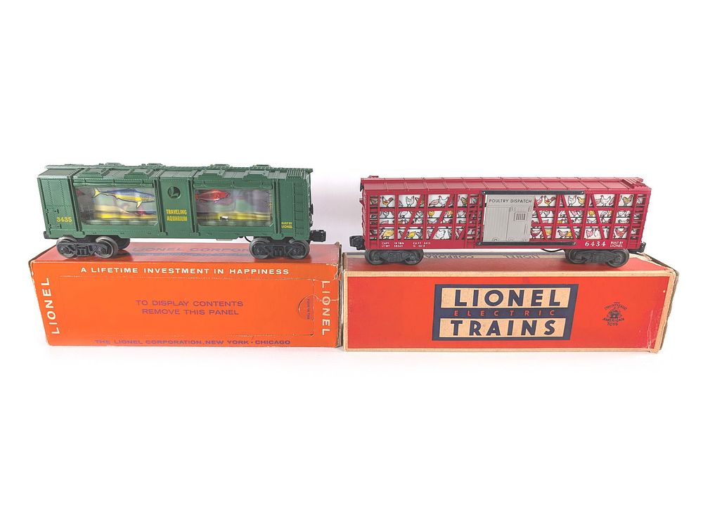 Lot 757: Lionel Aquarium Car 3435 & Poultry Car 6434 Boxed and Working