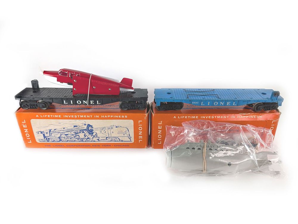Lot 758: Lionel Flat Car w/Submarine Kit 3330 and Beechcraft Bonanza Car 6500 Boxed