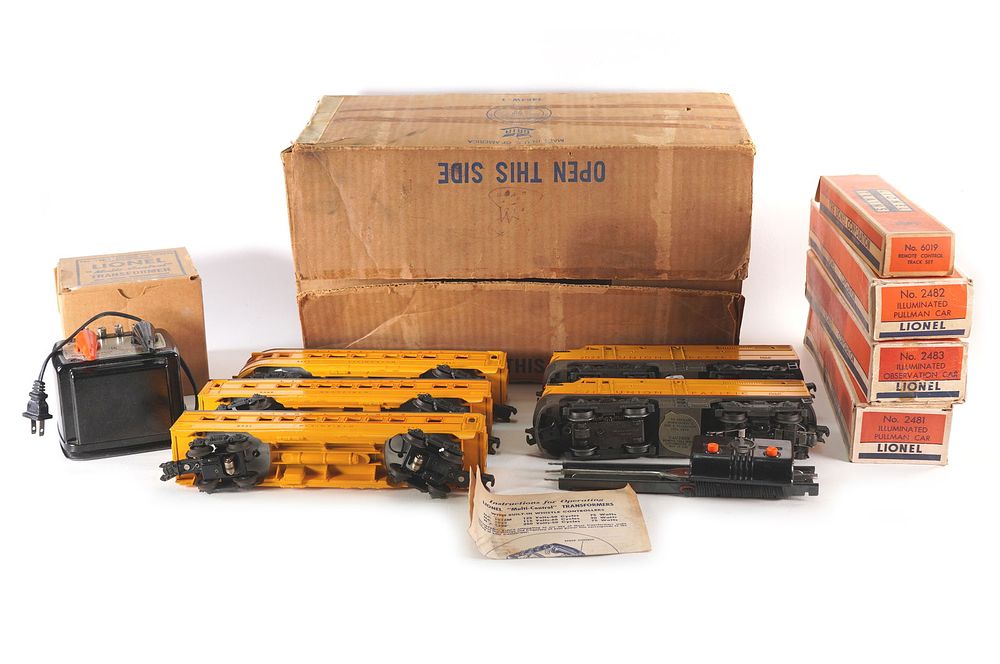 Lot 776: Lionel UP Diesel Locomotive 2023 Passenger Set 1464W in Set Box