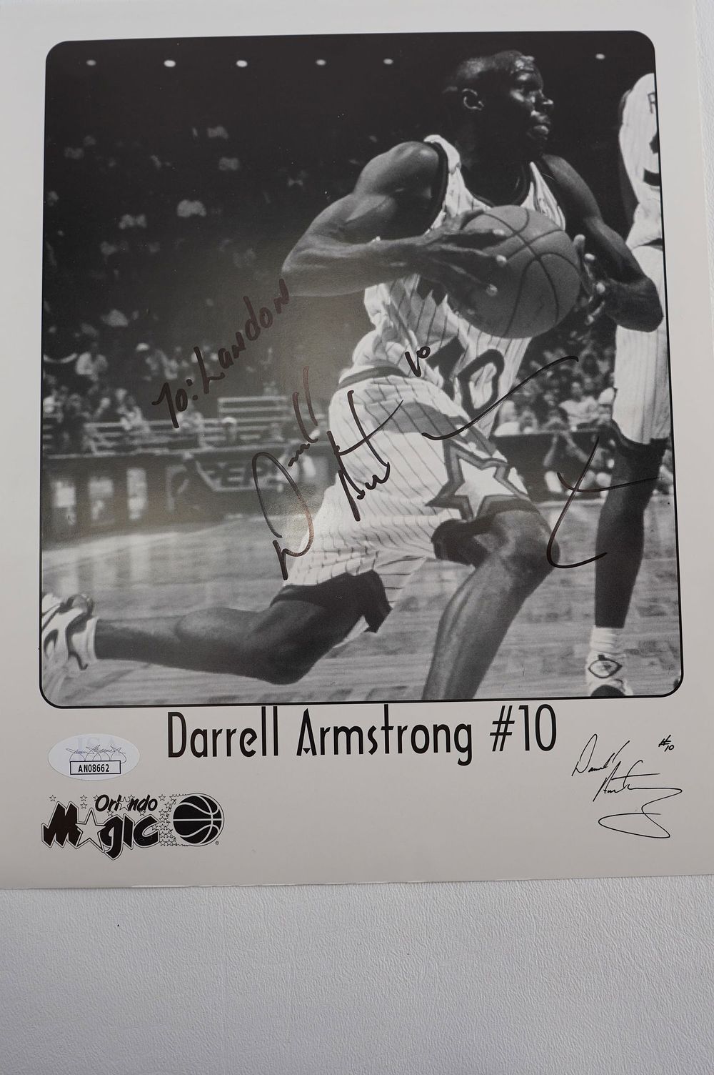 Lot 151: Darrell Armstrong No. 10 AUTOGRAPHED 8 x 10 B&W Photo Orlando Magic w/COA